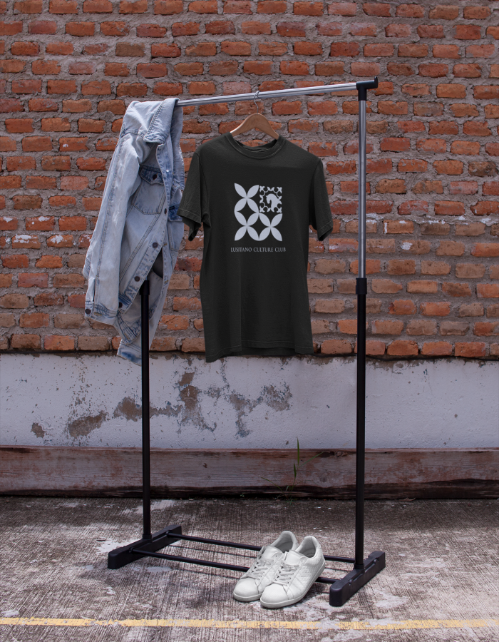 Sparking Change | T-shirt | M | Black | Front design